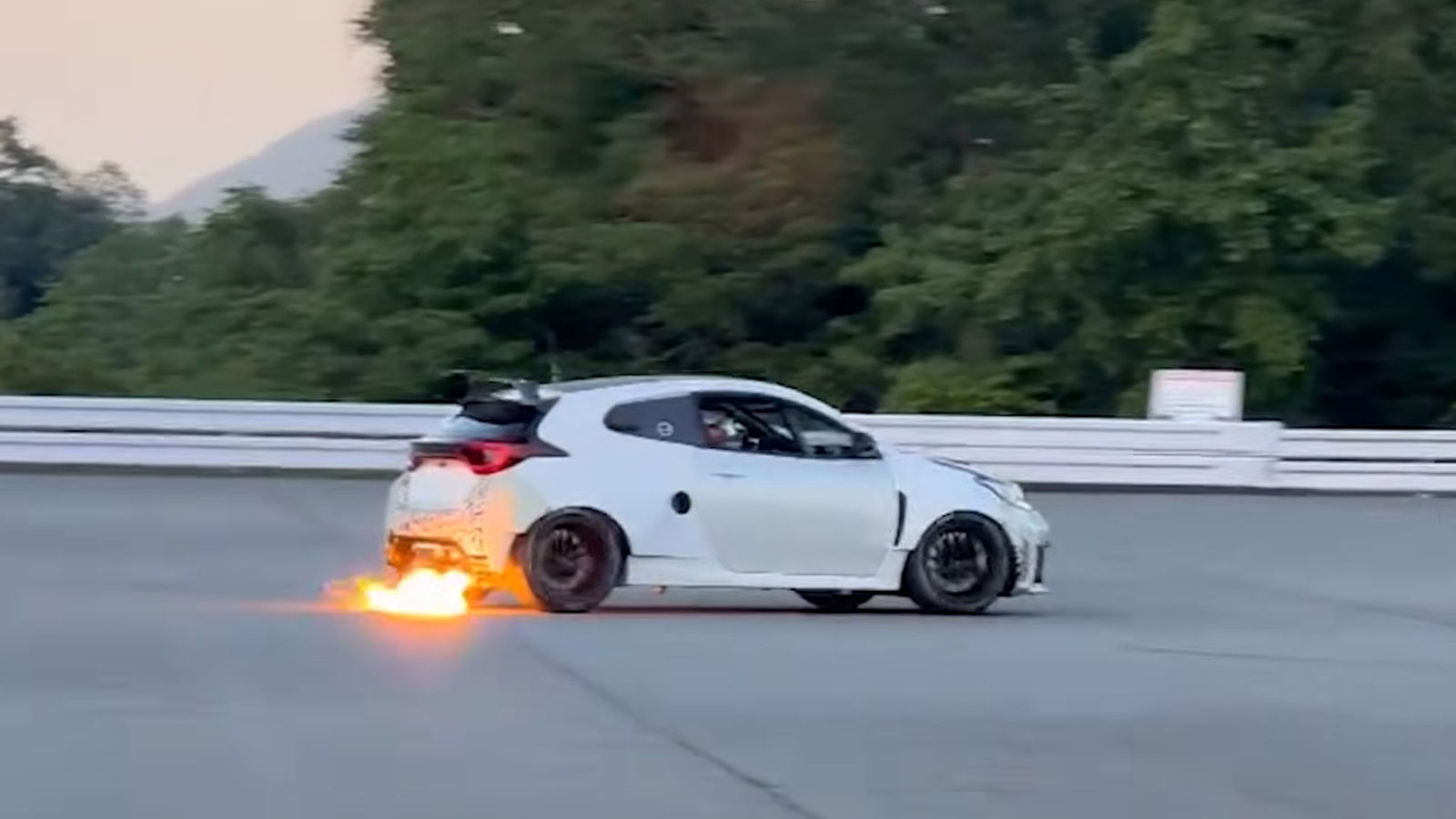 Kεντρομήχανο GR Yaris: Η Toyota αποκαλύπτει πως το έφτιαξε  